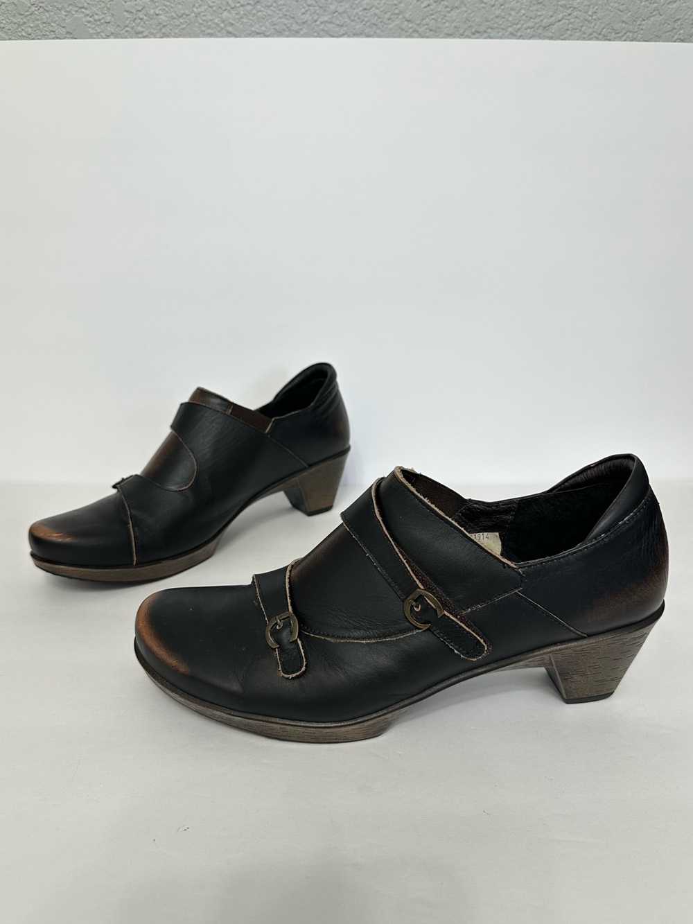 Naot Shoes Clogs Mules Women 10 US Distressed Leather Bohemian Eclectic Teacher